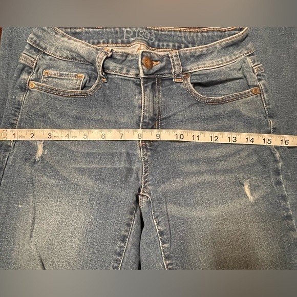 R1893 Distressed and ripped Jeans - Picture 6 of 7